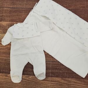 La Mascot velour white footed sleeper & matching blanket sz 3m